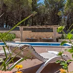 3 Bedroom Gorgeous In * Jadrtovac