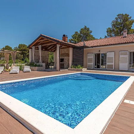 Vakantiehuis 3 Bedroom Gorgeous In *