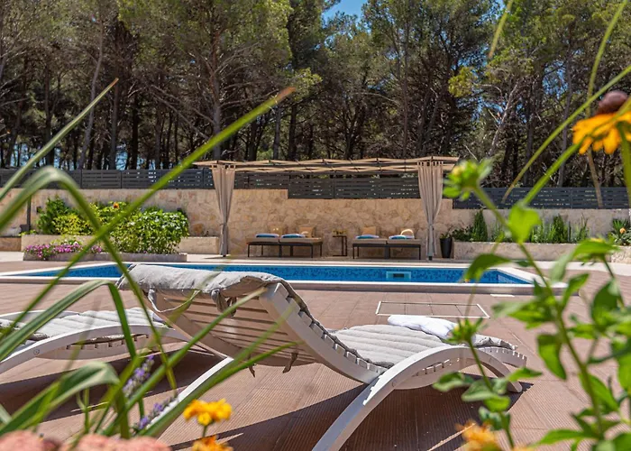 3 Bedroom Gorgeous In * Jadrtovac