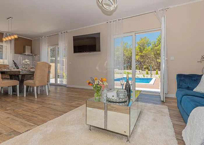 Hébergement de vacances 3 Bedroom Gorgeous In Jadrtovac