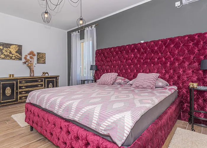 Holiday home 3 Bedroom Gorgeous In Jadrtovac