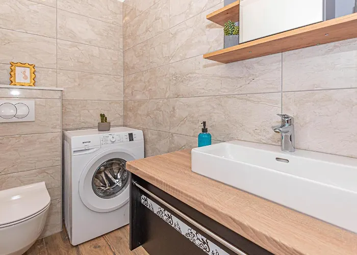 Vikendica 3 Bedroom Gorgeous In Jadrtovac