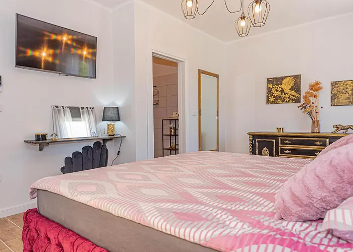 Vikendica 3 Bedroom Gorgeous In