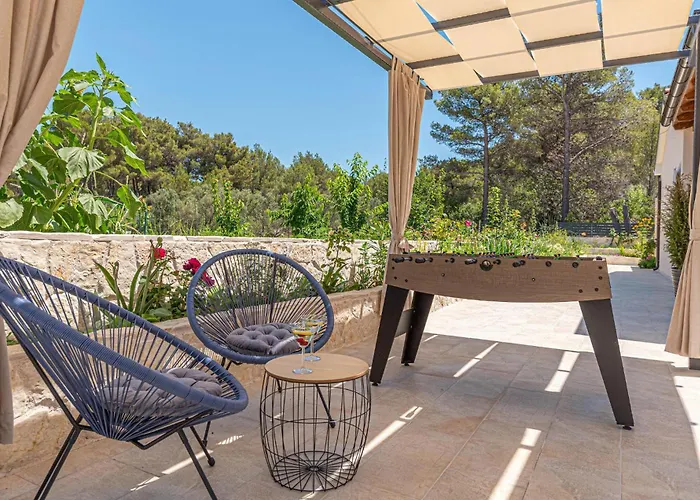 Vikendica 3 Bedroom Gorgeous In *